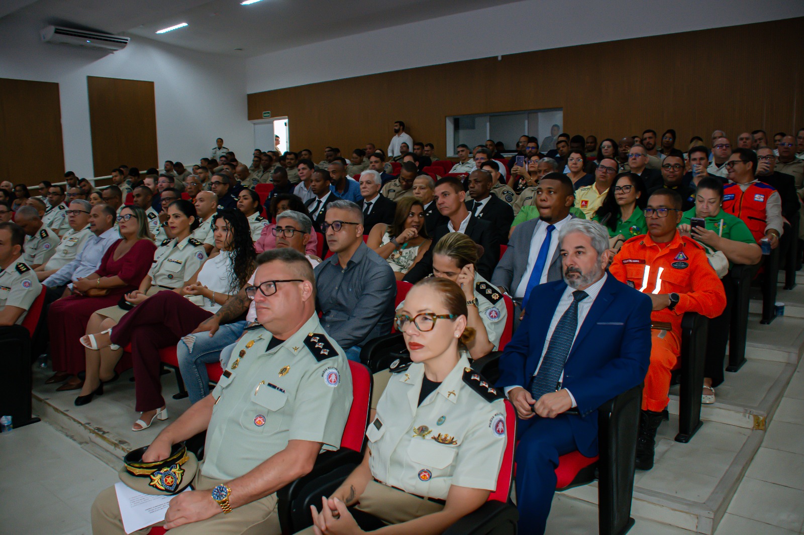 Prefeitura de Lauro de Freitas prestigia cerimônia de passagem de comando da 52ª CIPM