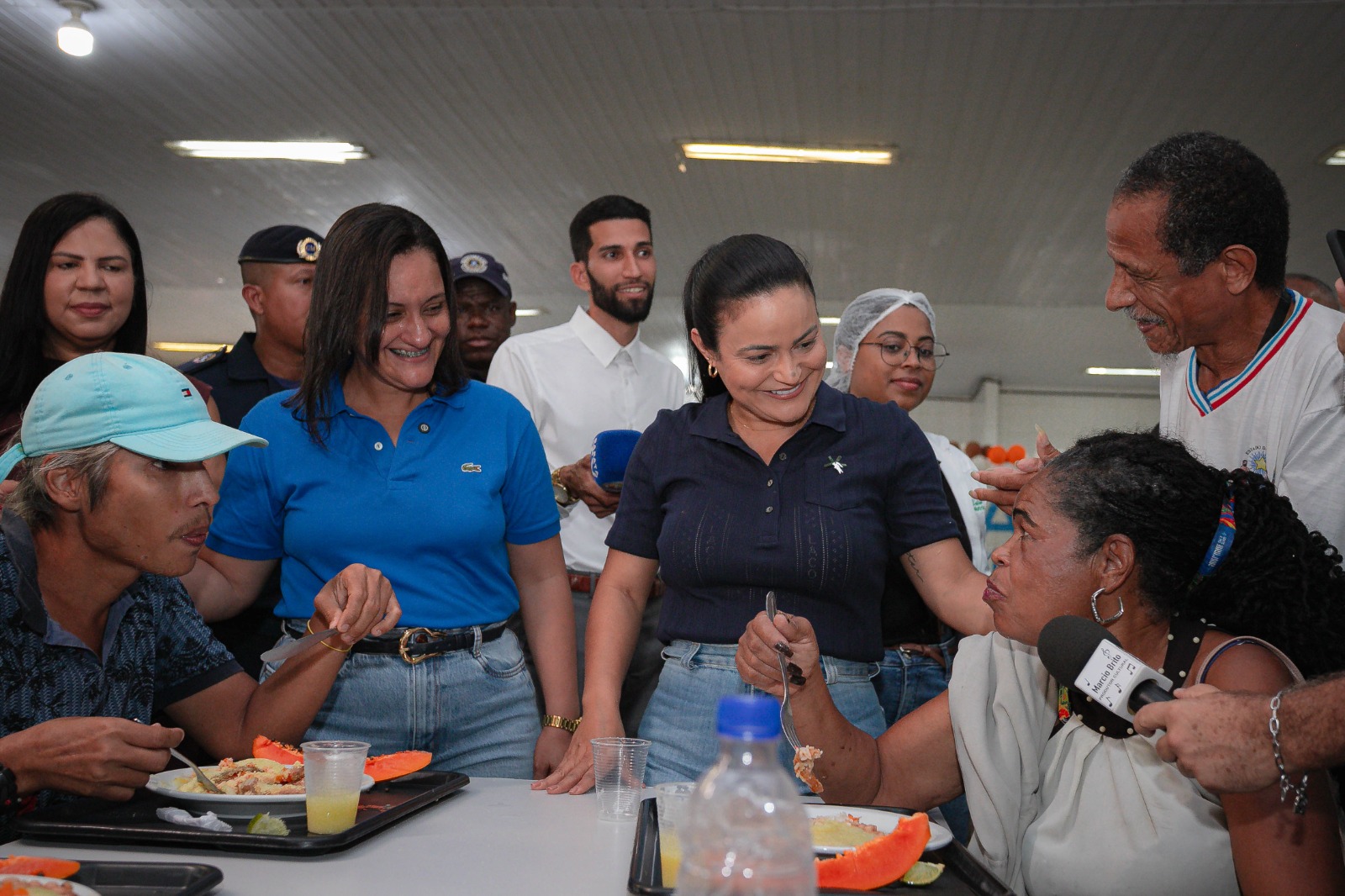 Prefeitura de Lauro de Freitas garante 3 mil refeições gratuitas por dia no Restaurante Popular