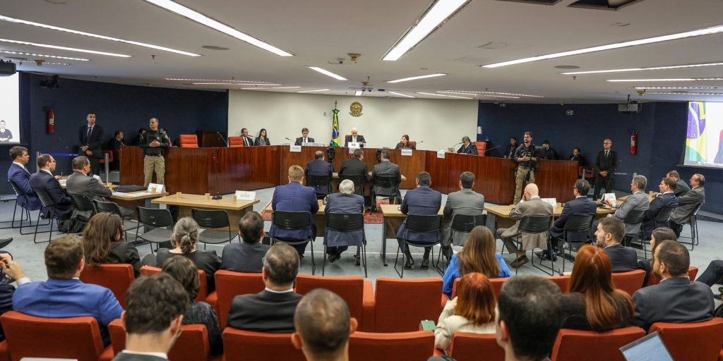 bolsonaro-nega-que-marinha-tenha-colocado-tropas-a-disposicao-do-golpe