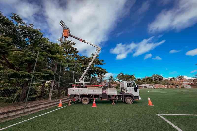campo-em-portao-recebe-manutencao-na-iluminacao