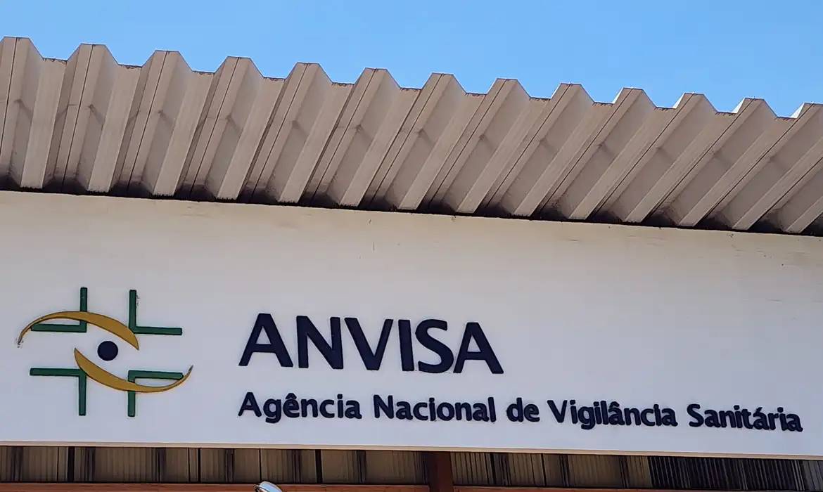 anvisa-alerta-que-farmacias-de-manipulacao-sao-proibidas-de-manipular-preenchedores
