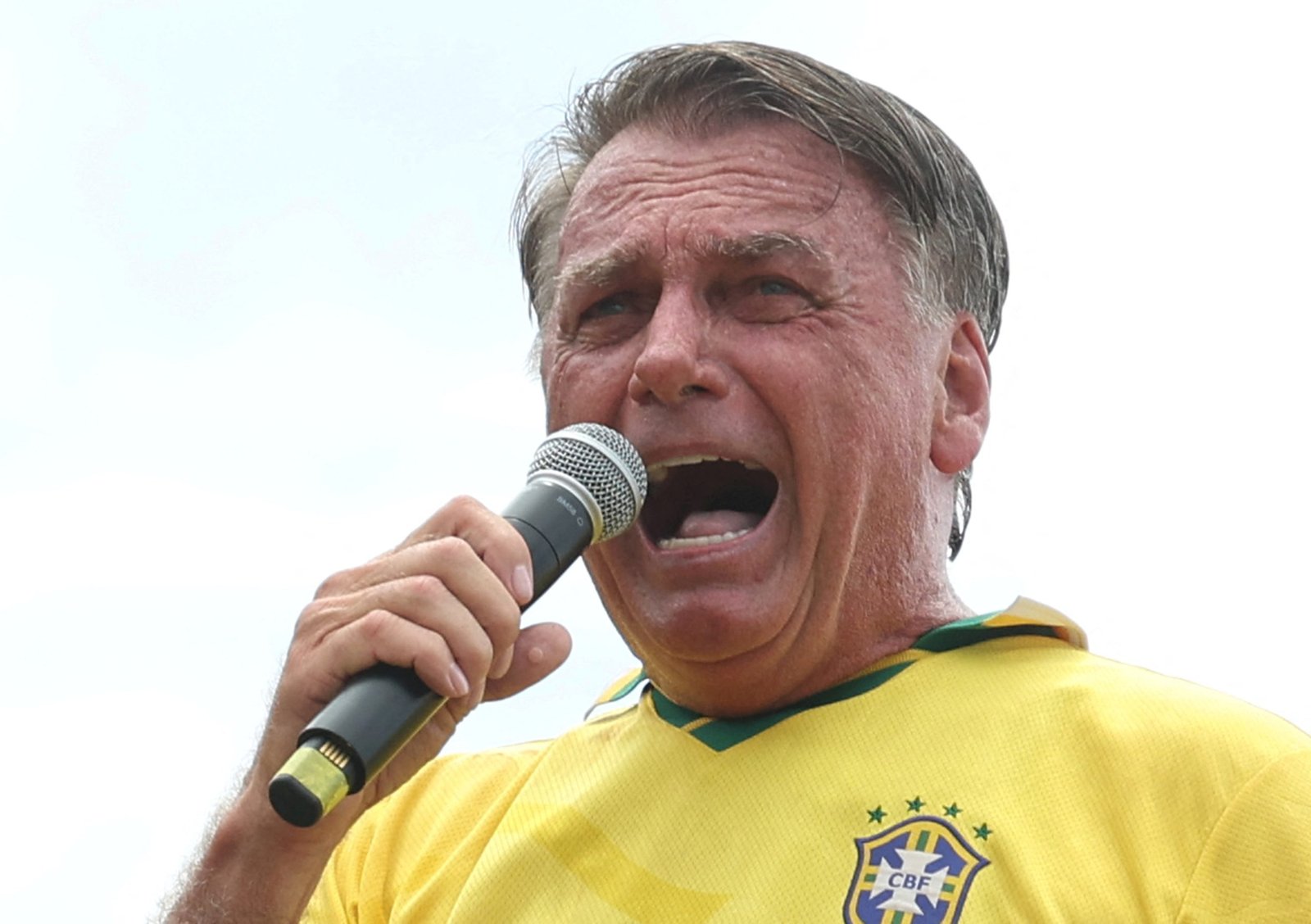 bolsonaro-ironiza-lula-com-sosia-e-exalta-tarcisio:-“nao-sai-mais-da-politica”