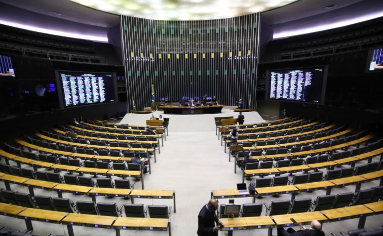 Câmara aprova novos critérios para Justiça decretar prisão preventiva - Notícias