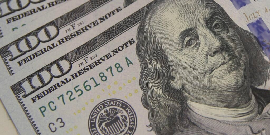 Dólar cai para R$ 5,46 com alívio nas tensões entre EUA e China