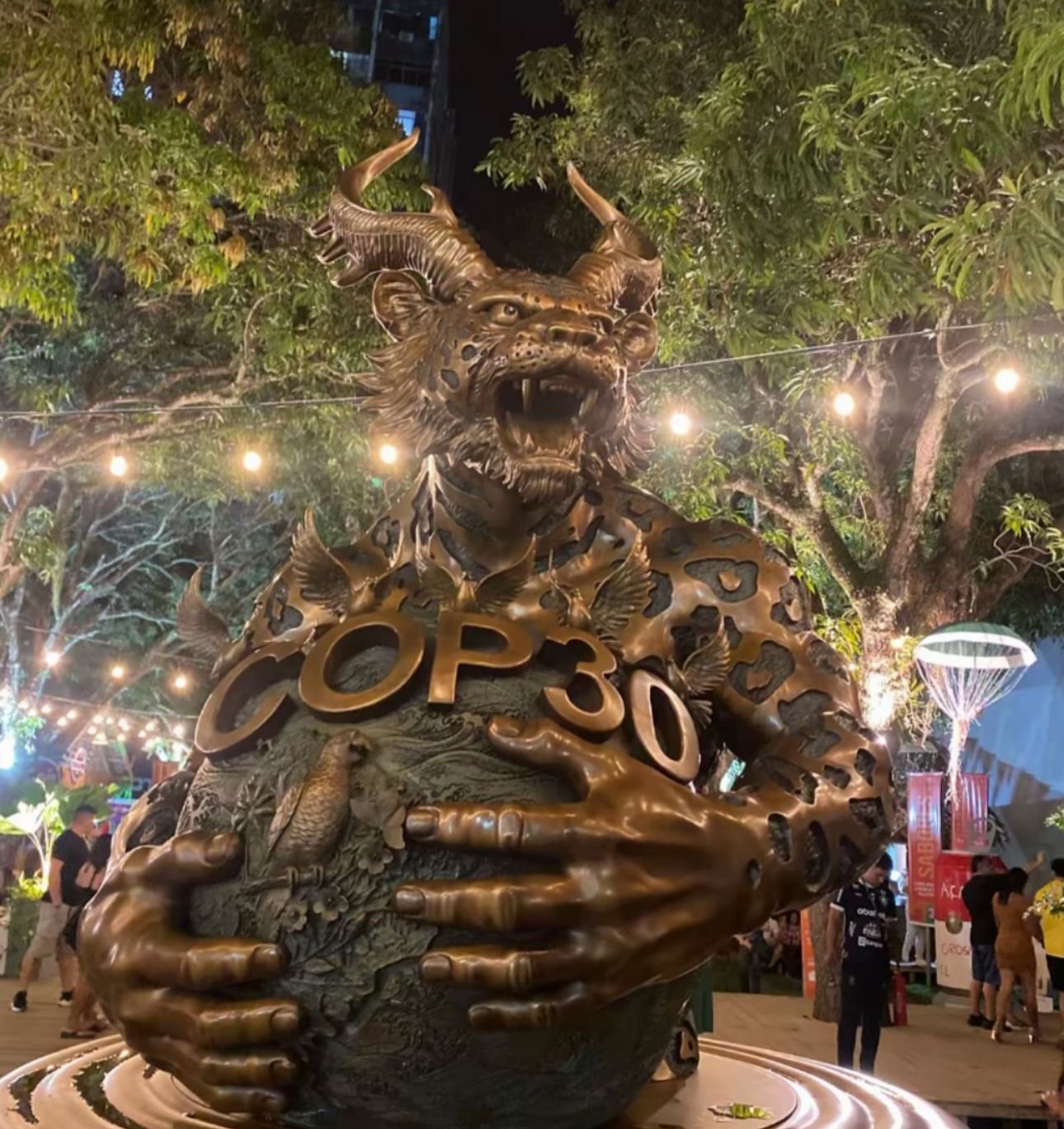 A Minha glória não darei a imagens’ (Isaías 42:8).