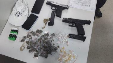 PM apreende mais duas pistolas e granada com integrantes de facção no Nordeste de Amaralina | SSP