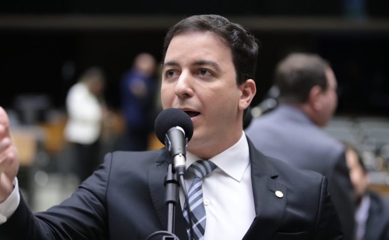 Discussão e votação de propostas. Dep. Célio Studart (PSD - CE)