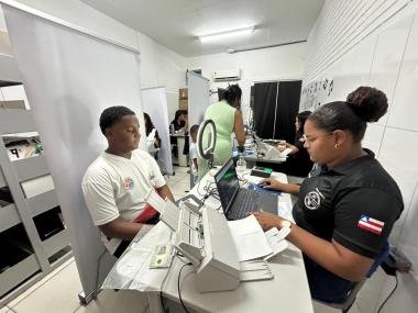 Departamento de Polícia Técnica emite Carteira de Identidade durante ação social promovida pelo CAJAARTE em Salvador | SSP