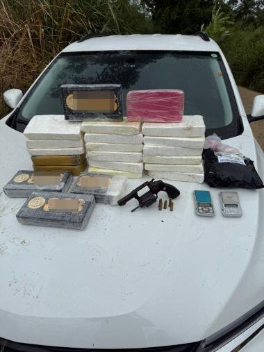 15º BPM apreende 22kg de drogas e revólver em Itabuna | SSP