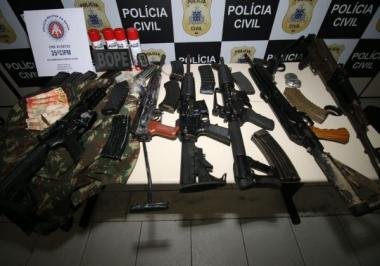 Polícia da Bahia aumenta em 50% as apreensões de armas e aparece no “Top 3” dos estados que mais localizaram armamentos no Brasil | SSP