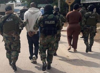 Forças Policiais da Bahia e da Bolívia, além da Interpol concluem extradição de líder de facção e da sua esposa | SSP